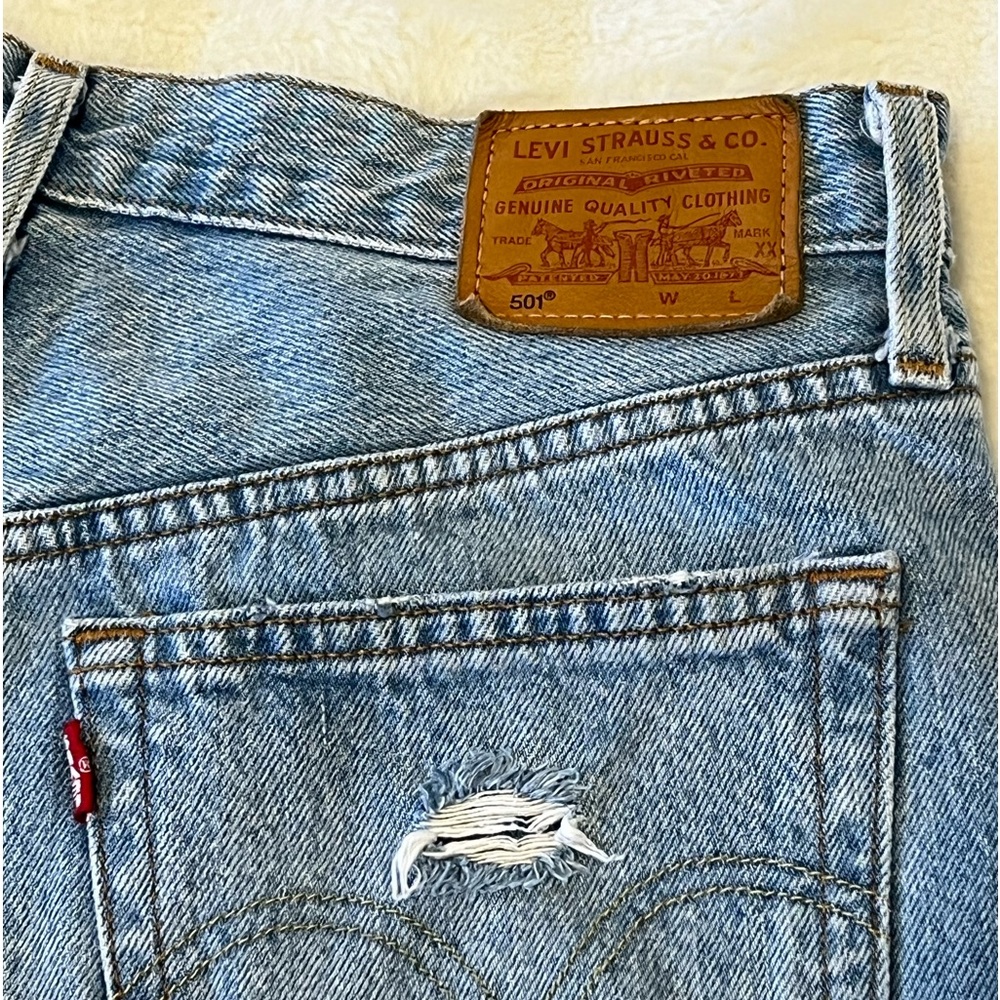 Levi’s 501 Shorts Size W26 - Picture 3 of 4